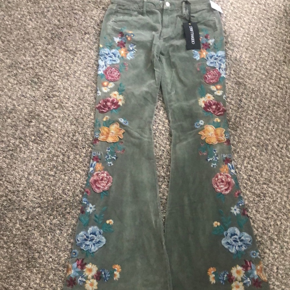 Driftwood embroidered flare cords BNWT